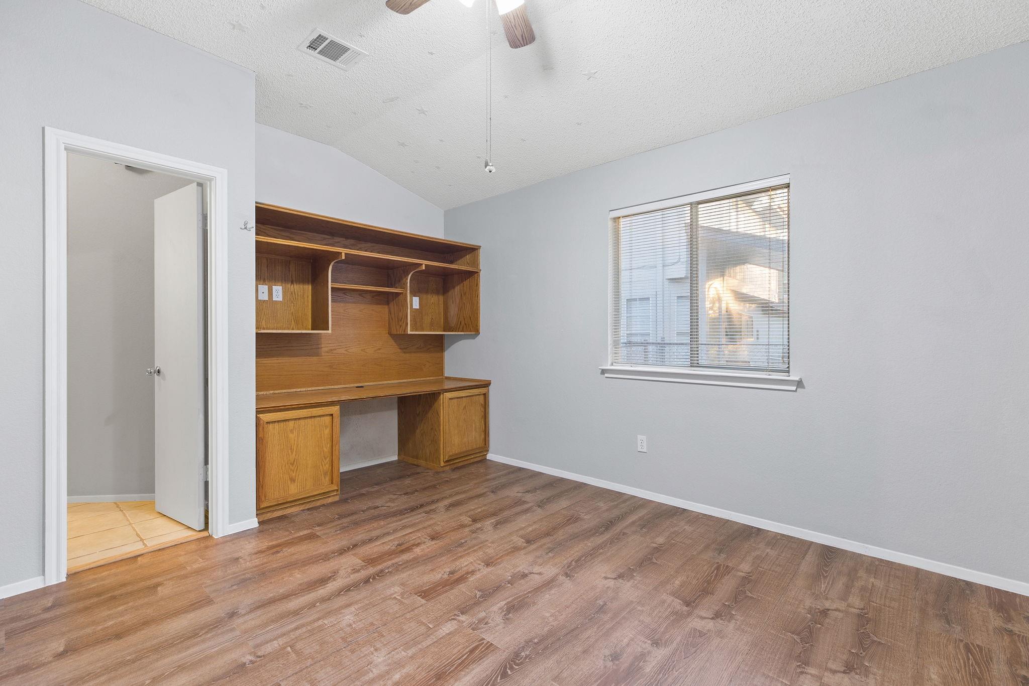 1902 Hollow Tree Blvd, Round Rock, TX 78681