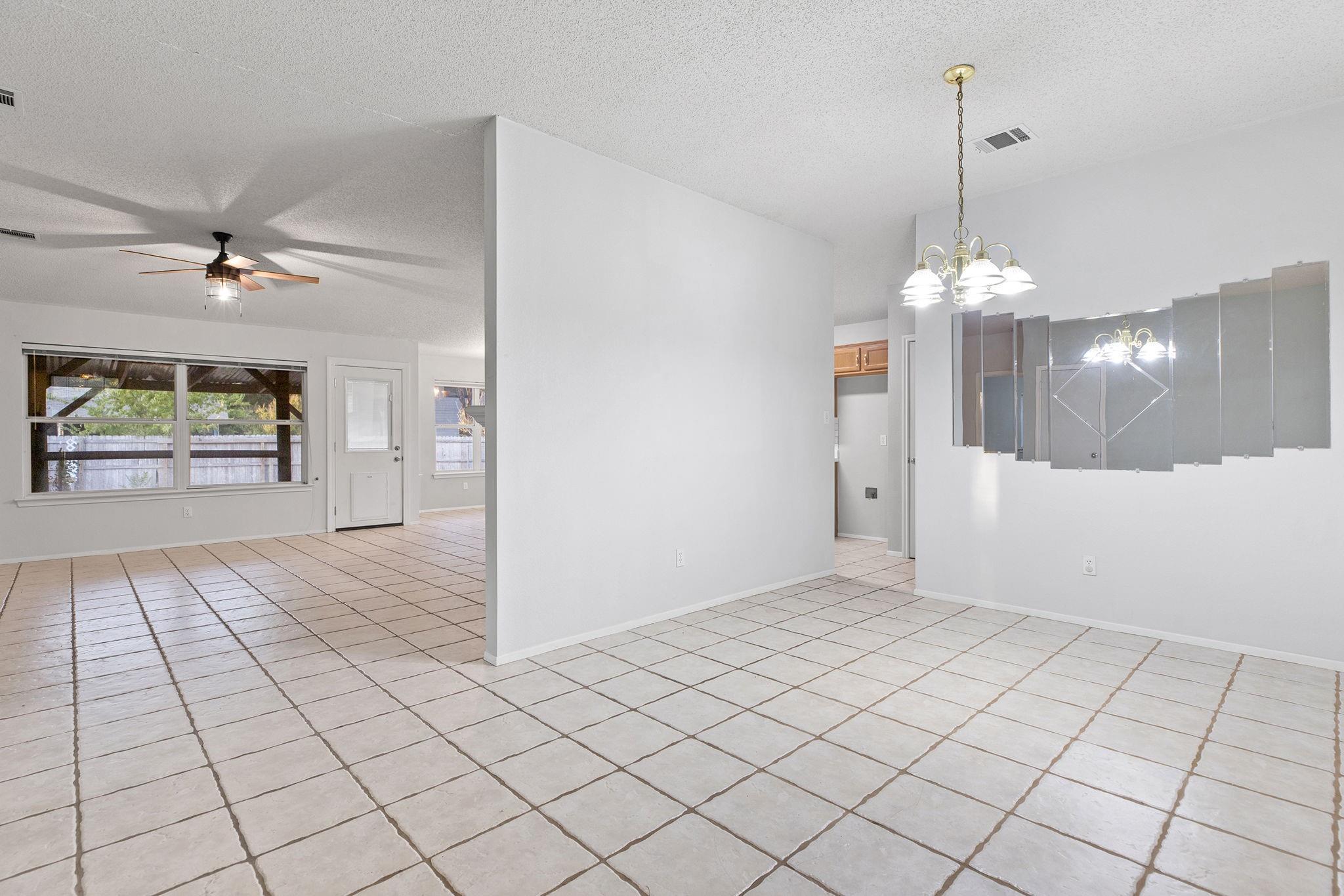 1902 Hollow Tree Blvd, Round Rock, TX 78681