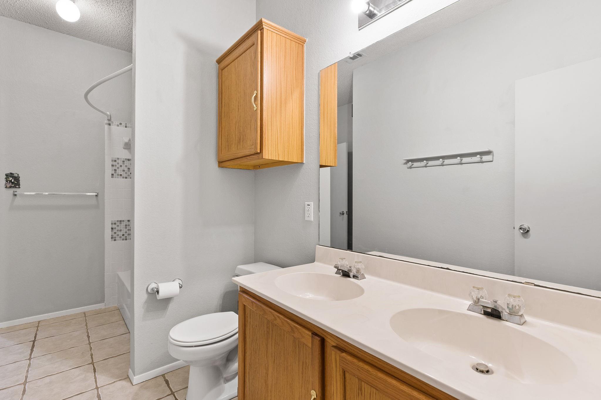 1902 Hollow Tree Blvd, Round Rock, TX 78681