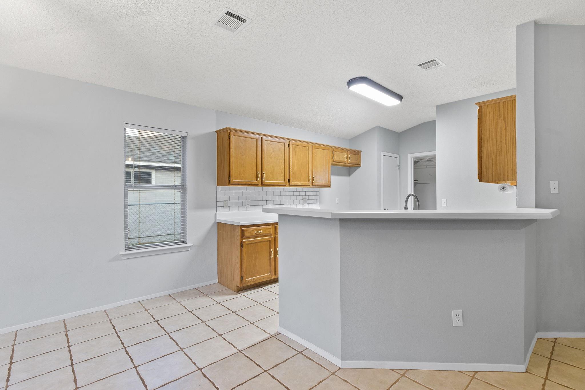 1902 Hollow Tree Blvd, Round Rock, TX 78681