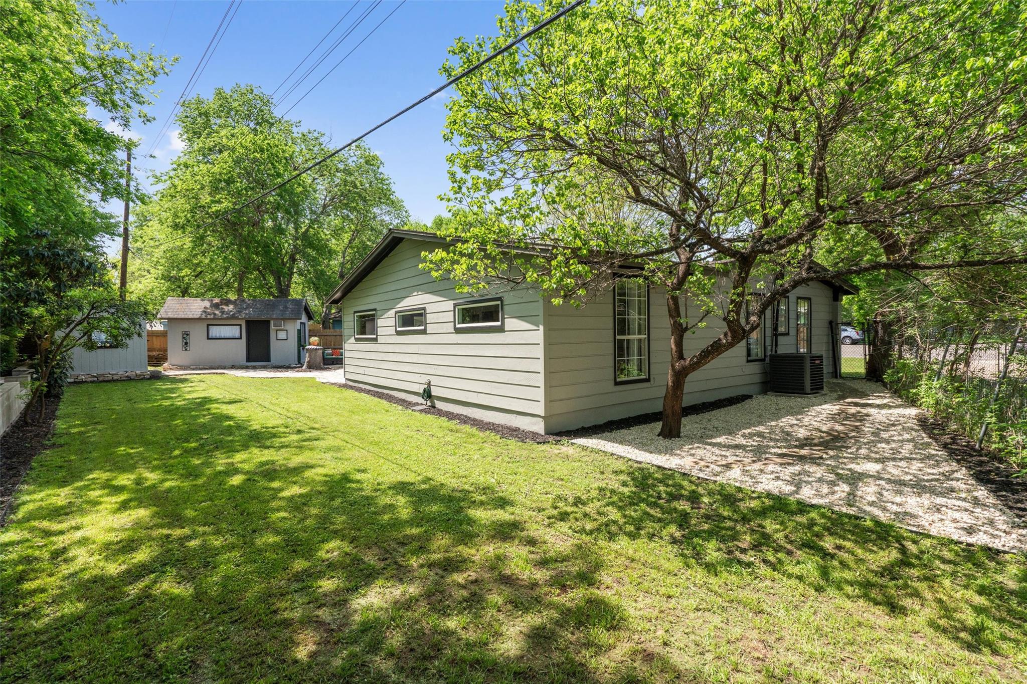 3005 Leaning Oak Cir, Austin, TX 78704