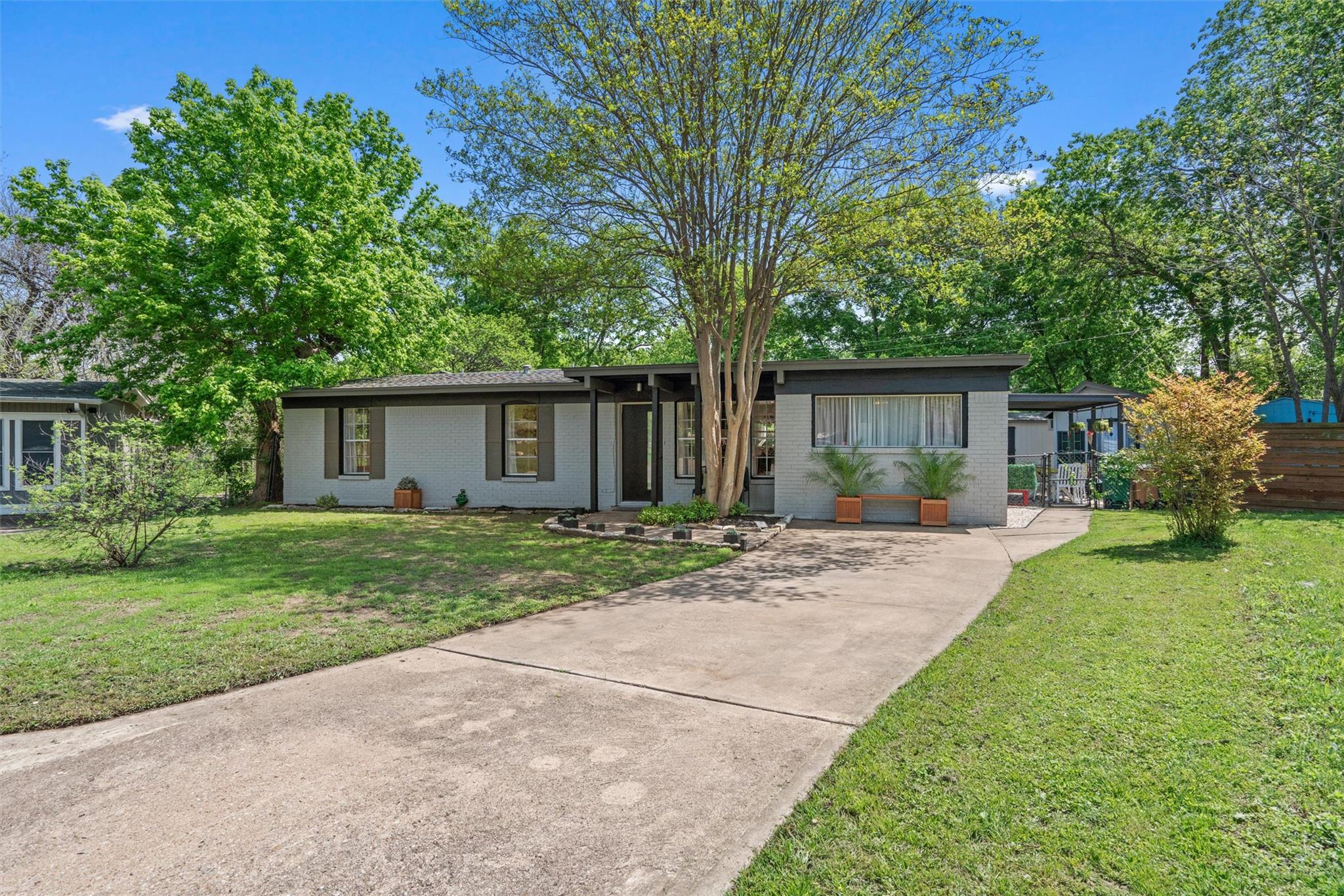 3005 Leaning Oak Cir, Austin, TX 78704