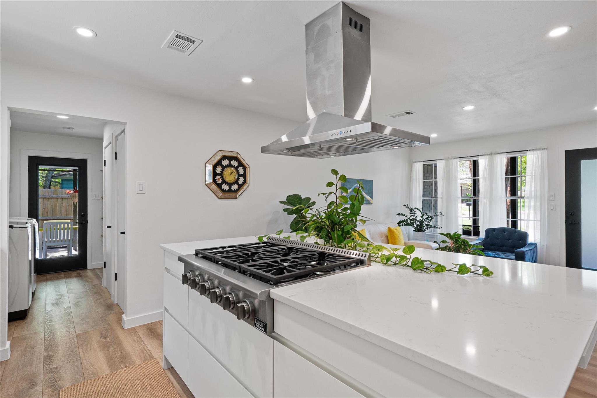 3005 Leaning Oak Cir, Austin, TX 78704