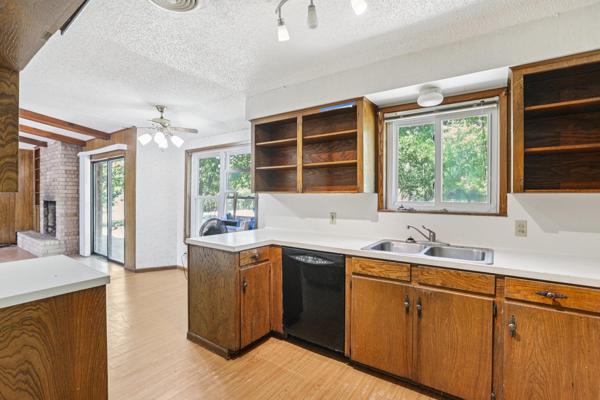 301 Cardinal Ln, Cedar Park, TX 78613