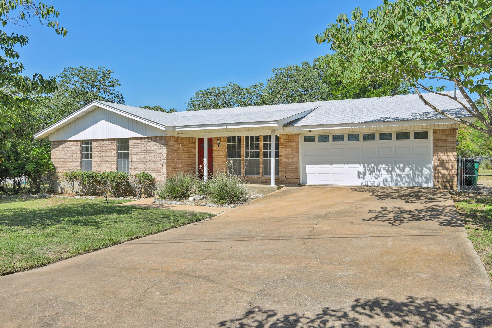301 Cardinal Ln, Cedar Park, TX 78613