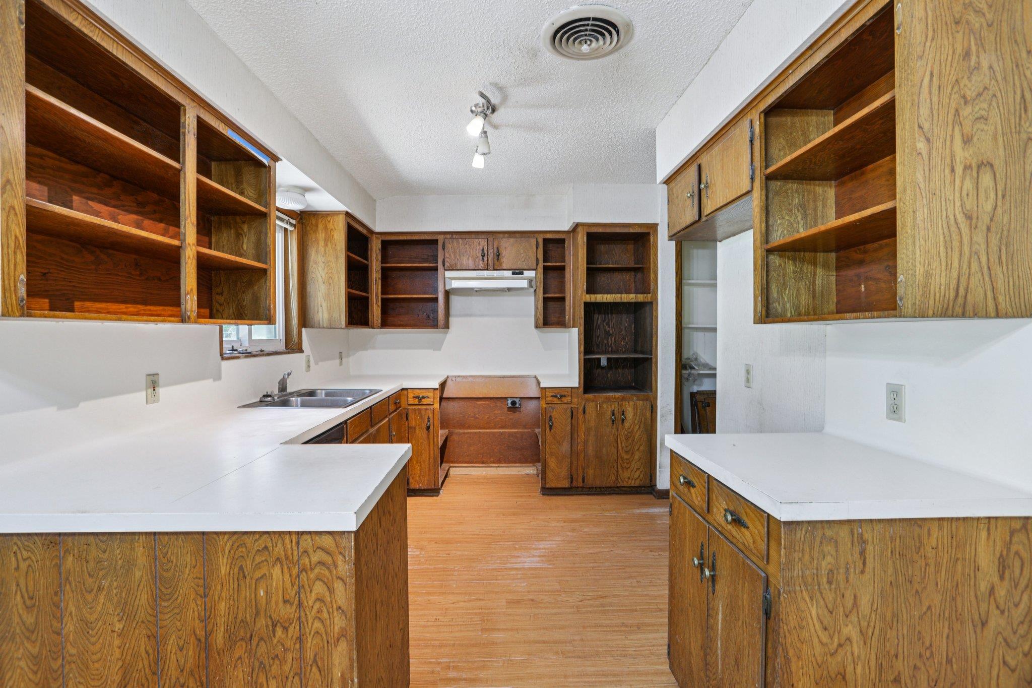 301 Cardinal Ln, Cedar Park, TX 78613