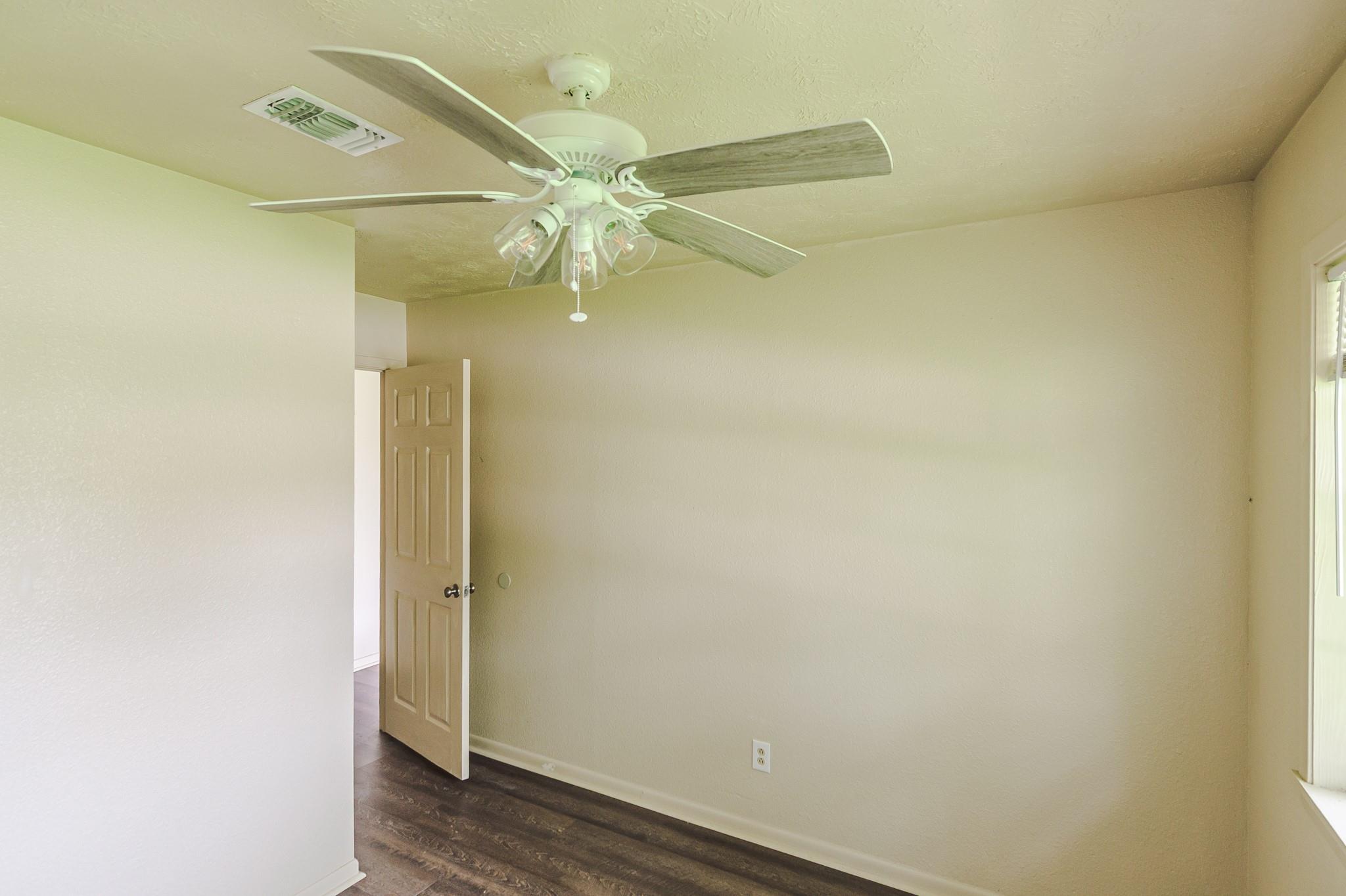 601 Martin Luther King Blvd, Cameron, TX 76520