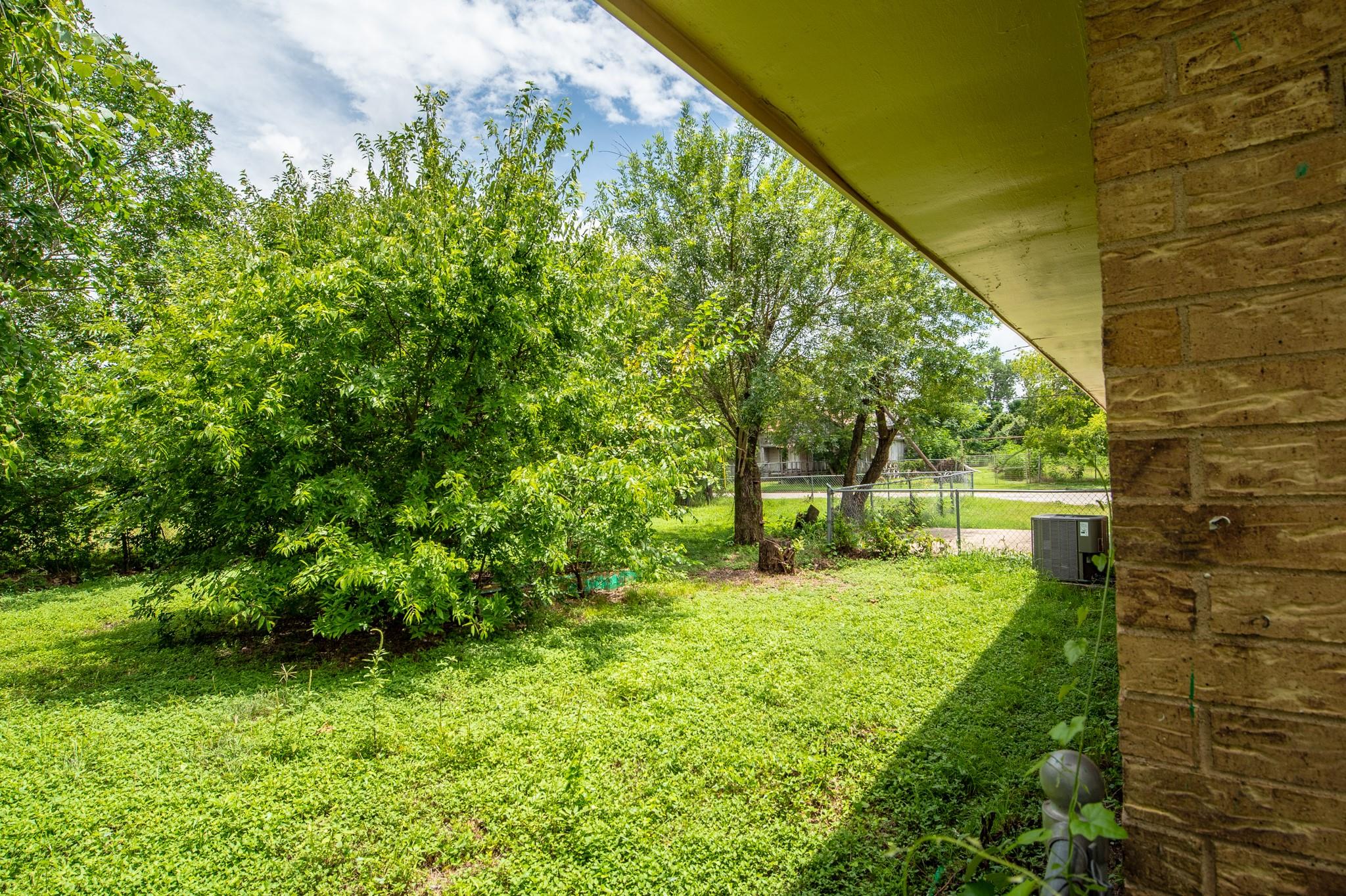 601 Martin Luther King Blvd, Cameron, TX 76520