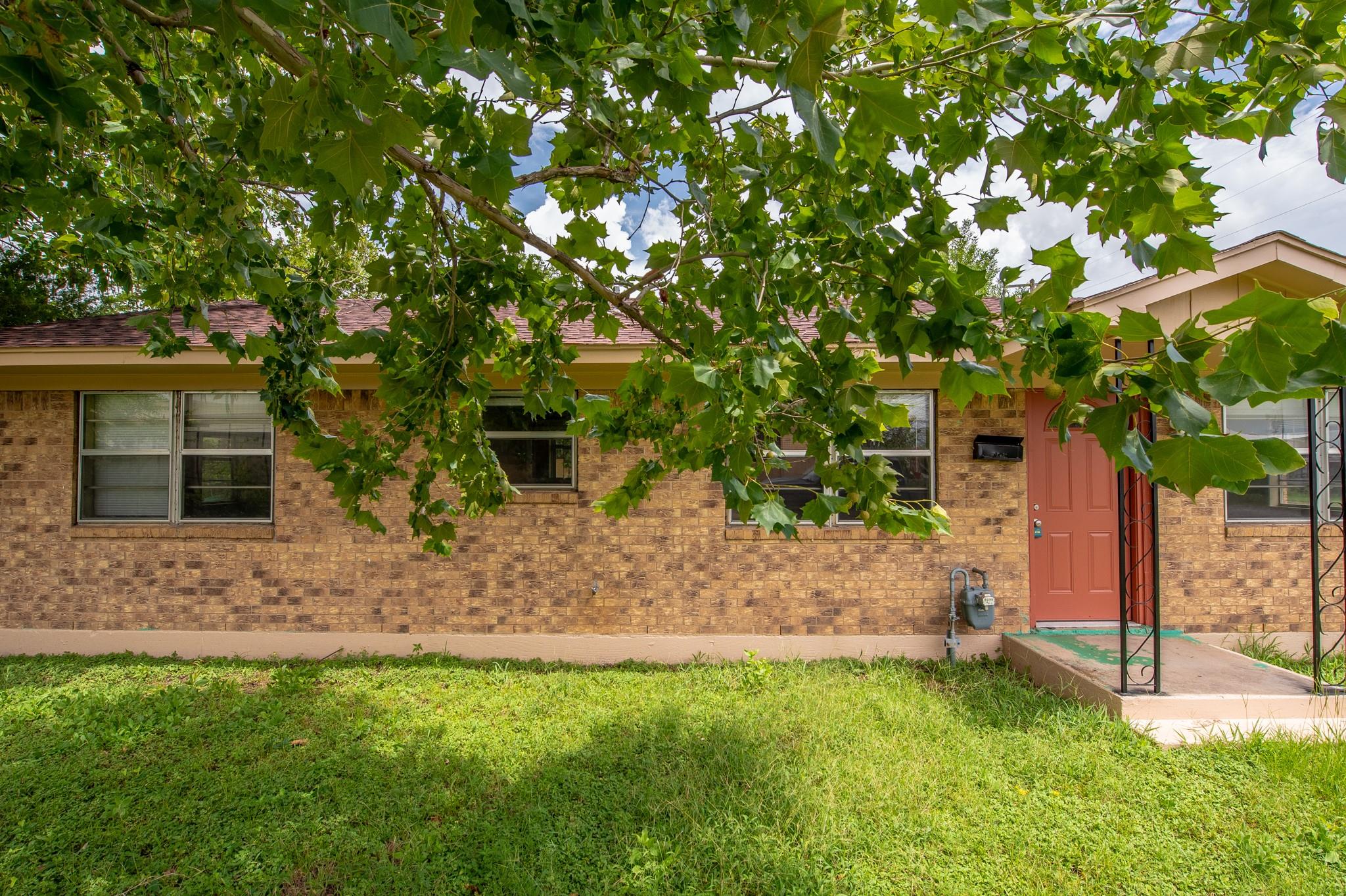 601 Martin Luther King Blvd, Cameron, TX 76520