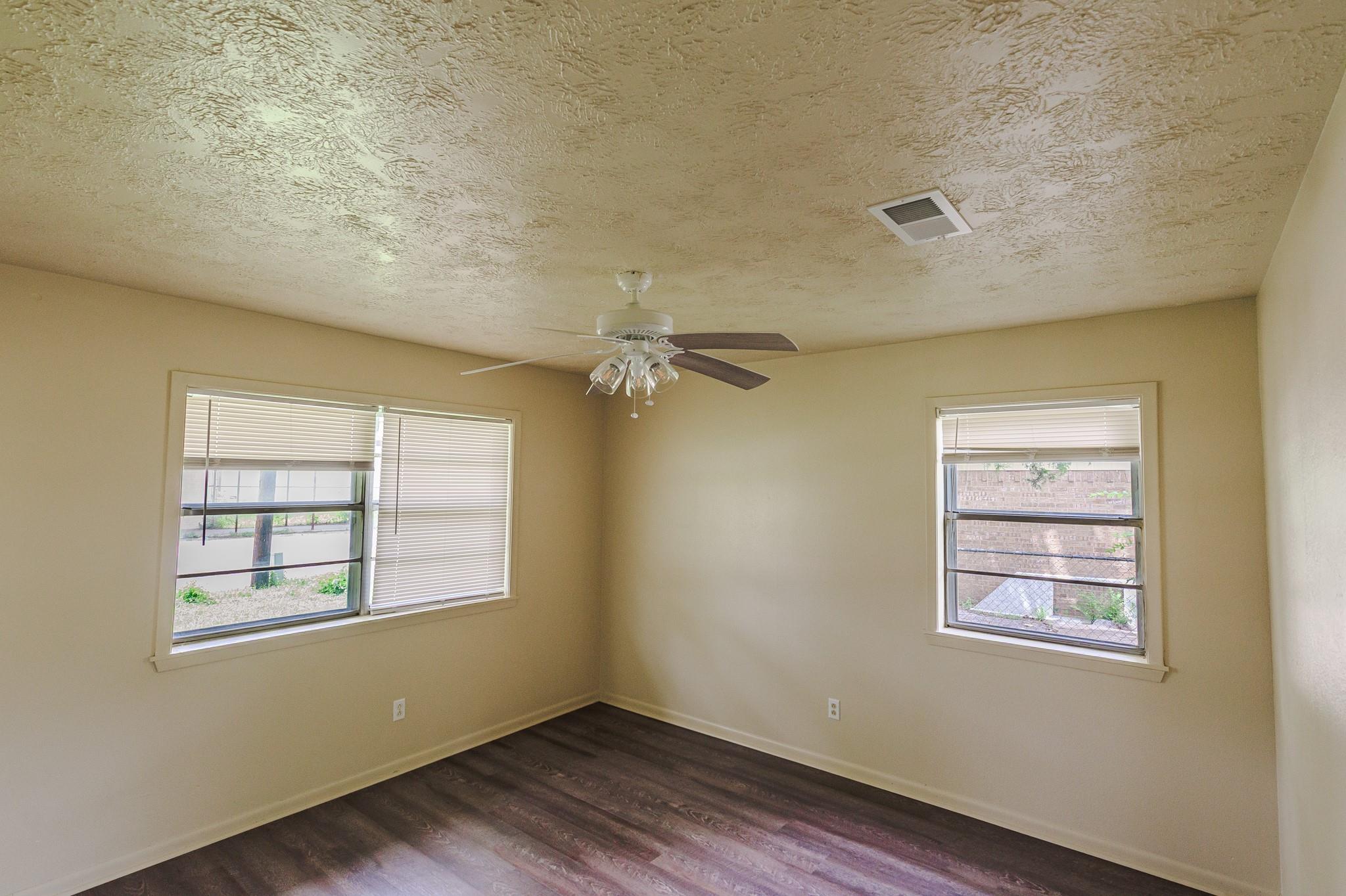 601 Martin Luther King Blvd, Cameron, TX 76520