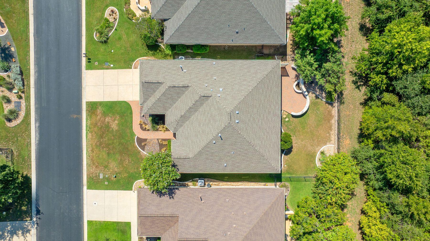 203 Independence Creek Ln, Georgetown, TX 78633