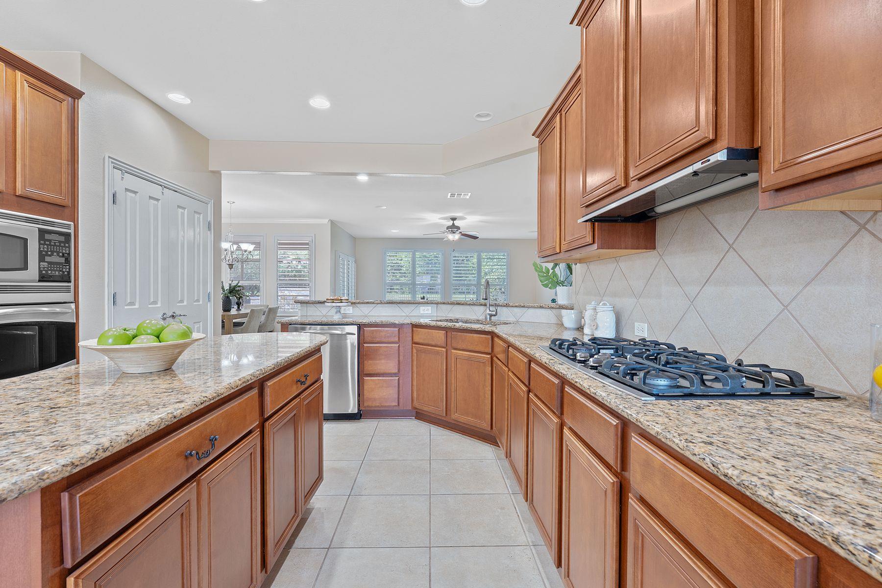 203 Independence Creek Ln, Georgetown, TX 78633