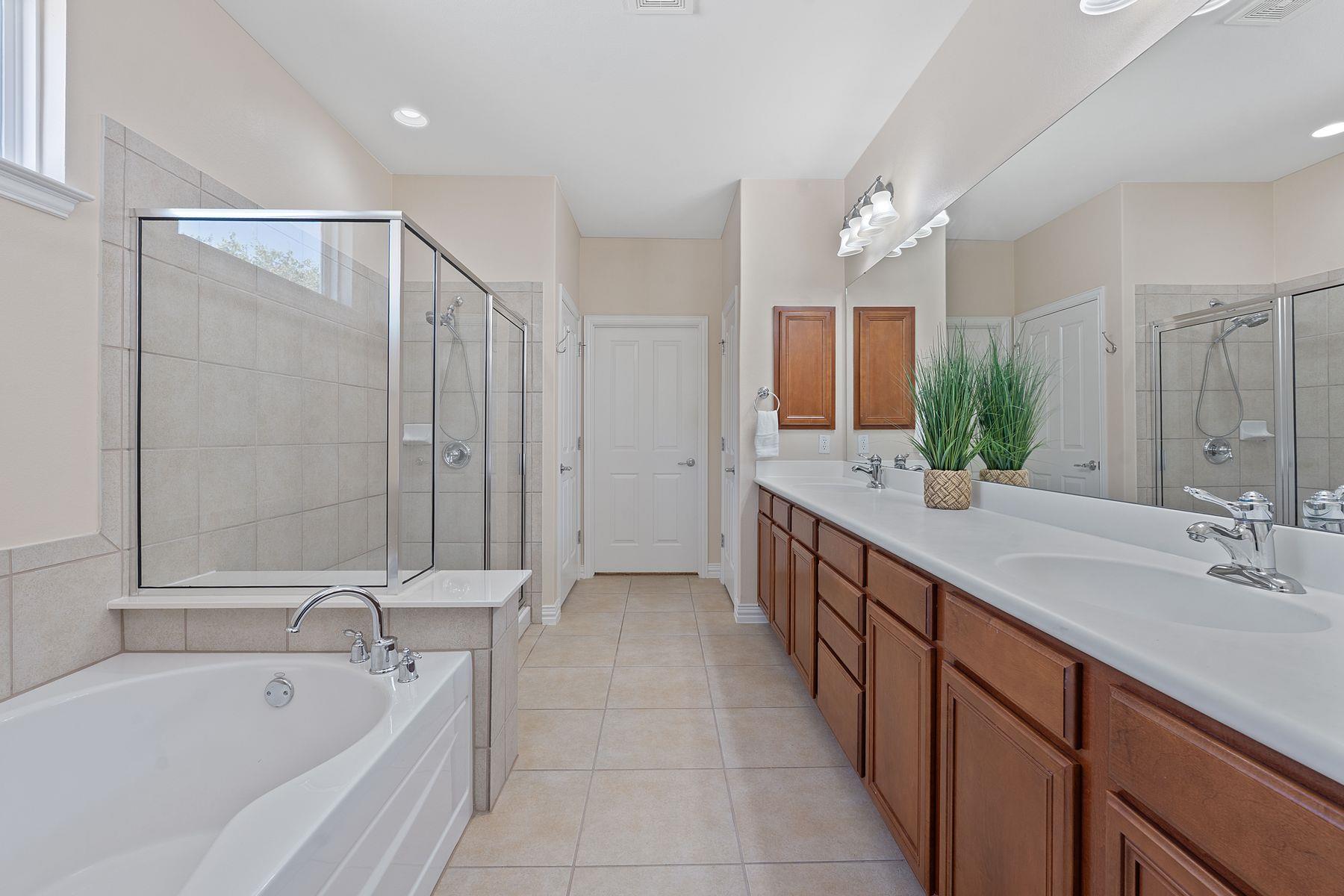 203 Independence Creek Ln, Georgetown, TX 78633