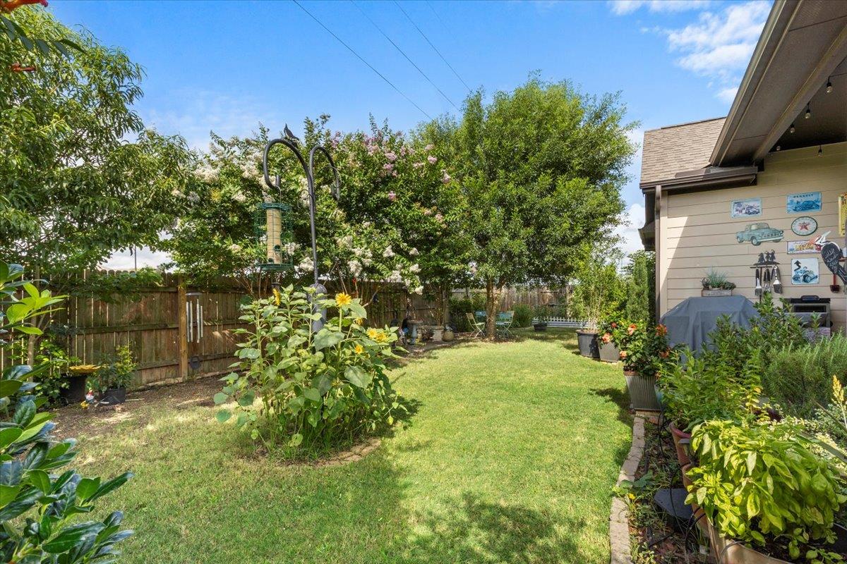 205 Headwaters Dr, Bastrop, TX 78602