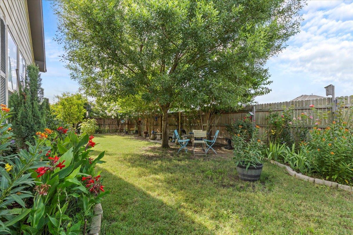 205 Headwaters Dr, Bastrop, TX 78602