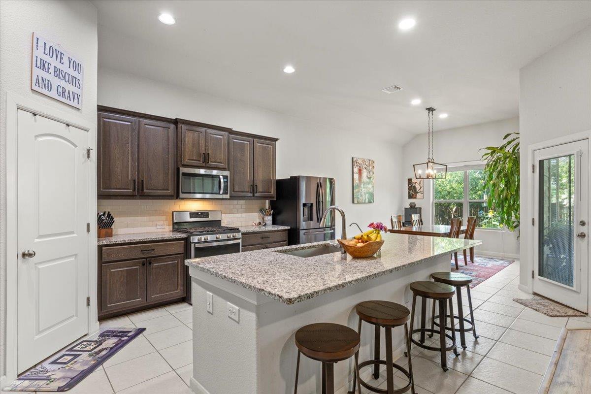 205 Headwaters Dr, Bastrop, TX 78602