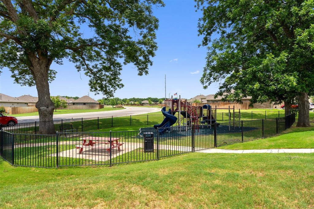 205 Headwaters Dr, Bastrop, TX 78602