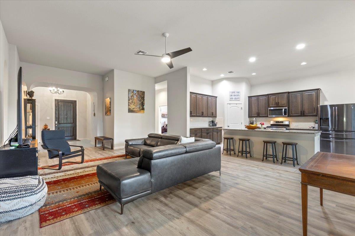 205 Headwaters Dr, Bastrop, TX 78602