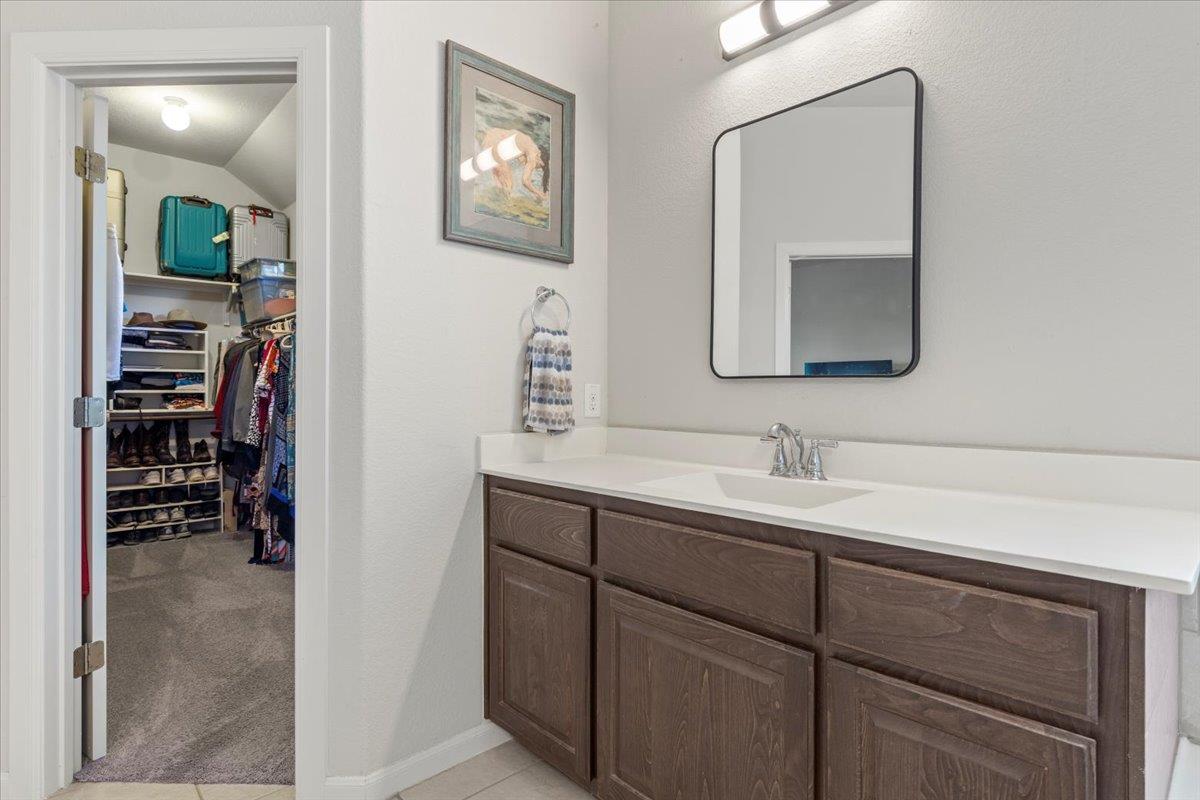 205 Headwaters Dr, Bastrop, TX 78602