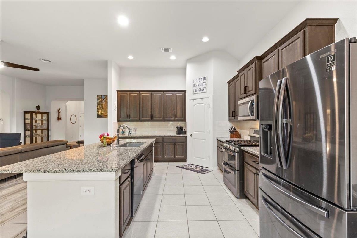 205 Headwaters Dr, Bastrop, TX 78602