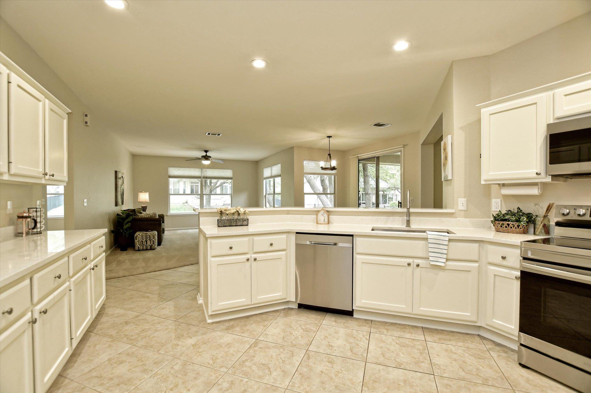 202 Whippoorwill Cv, Georgetown, TX 78633