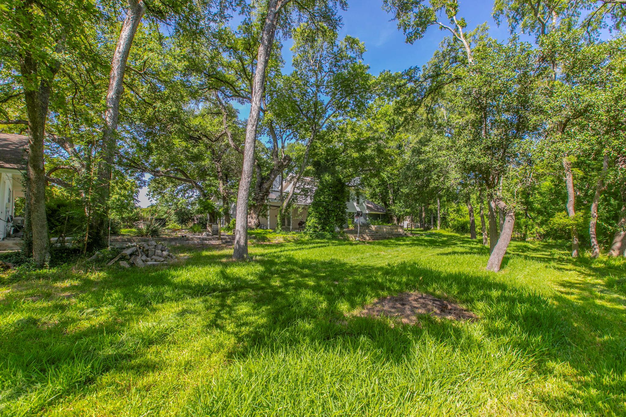 1905 Great Oaks Dr, Round Rock, TX 78681