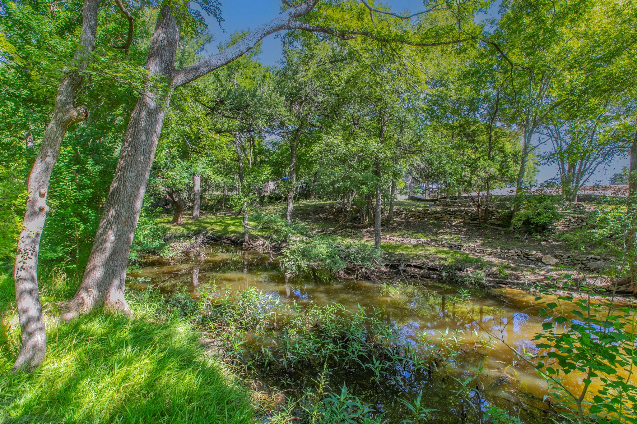 1905 Great Oaks Dr, Round Rock, TX 78681