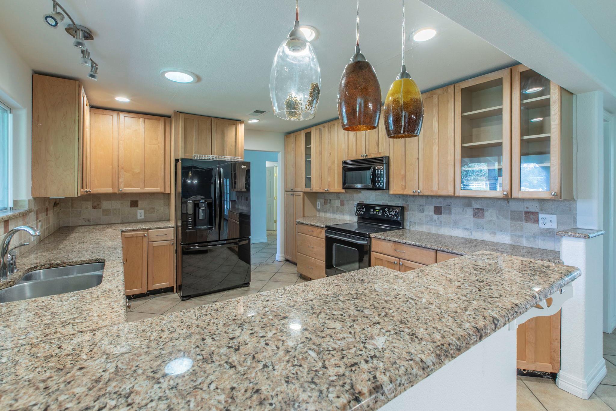 1905 Great Oaks Dr, Round Rock, TX 78681