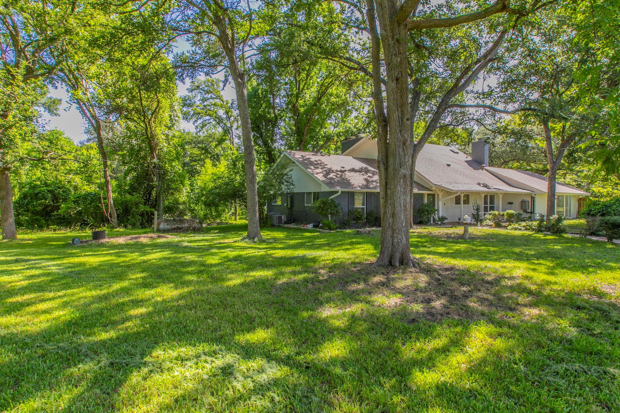 1905 Great Oaks Dr, Round Rock, TX 78681