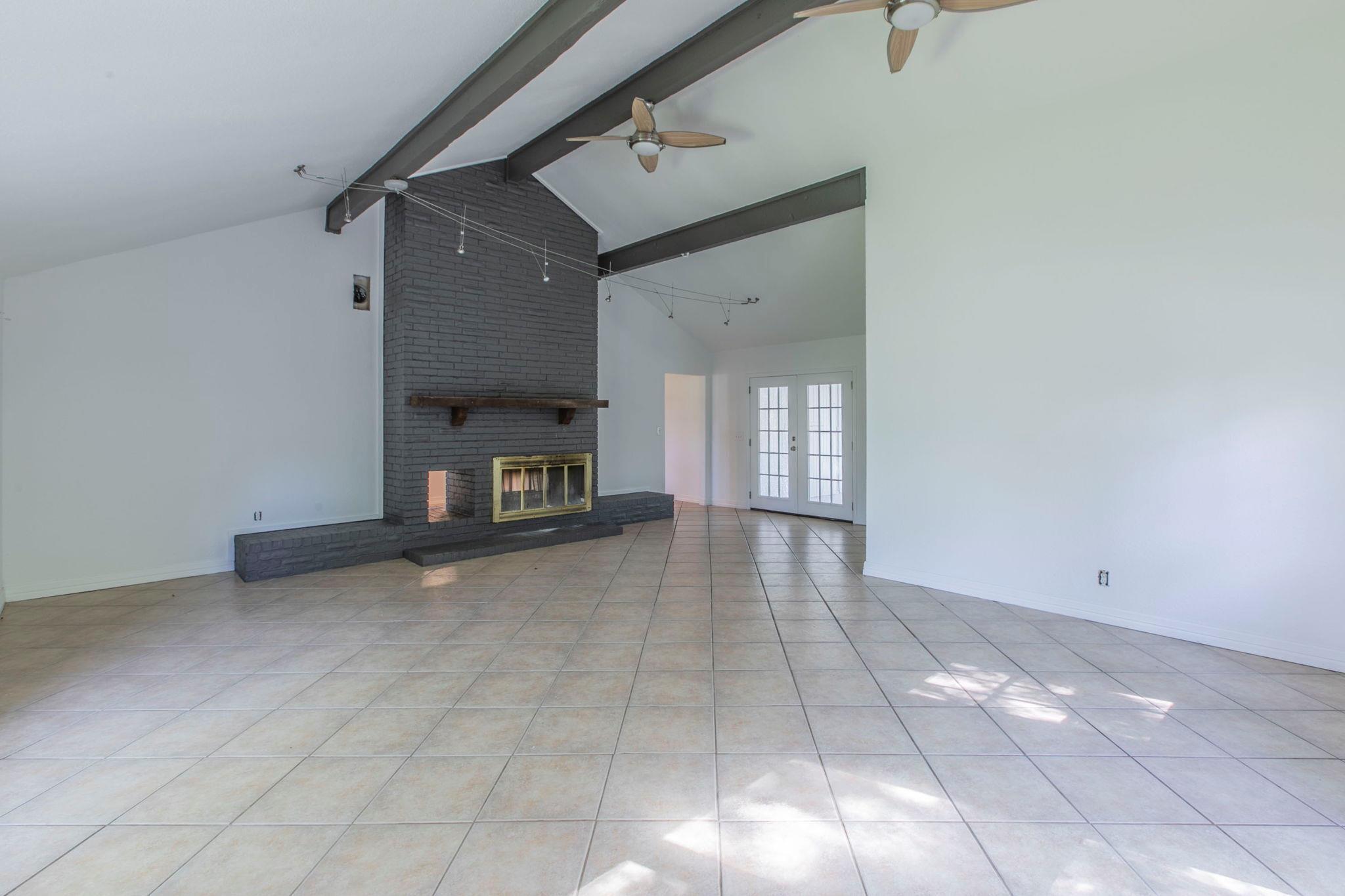 1905 Great Oaks Dr, Round Rock, TX 78681