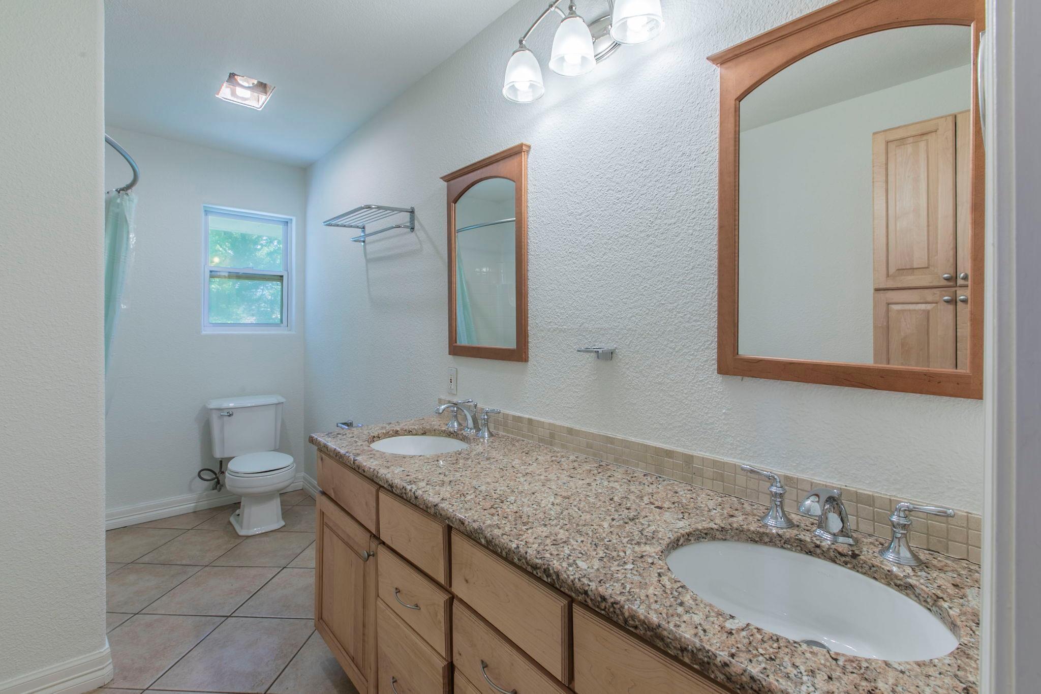 1905 Great Oaks Dr, Round Rock, TX 78681
