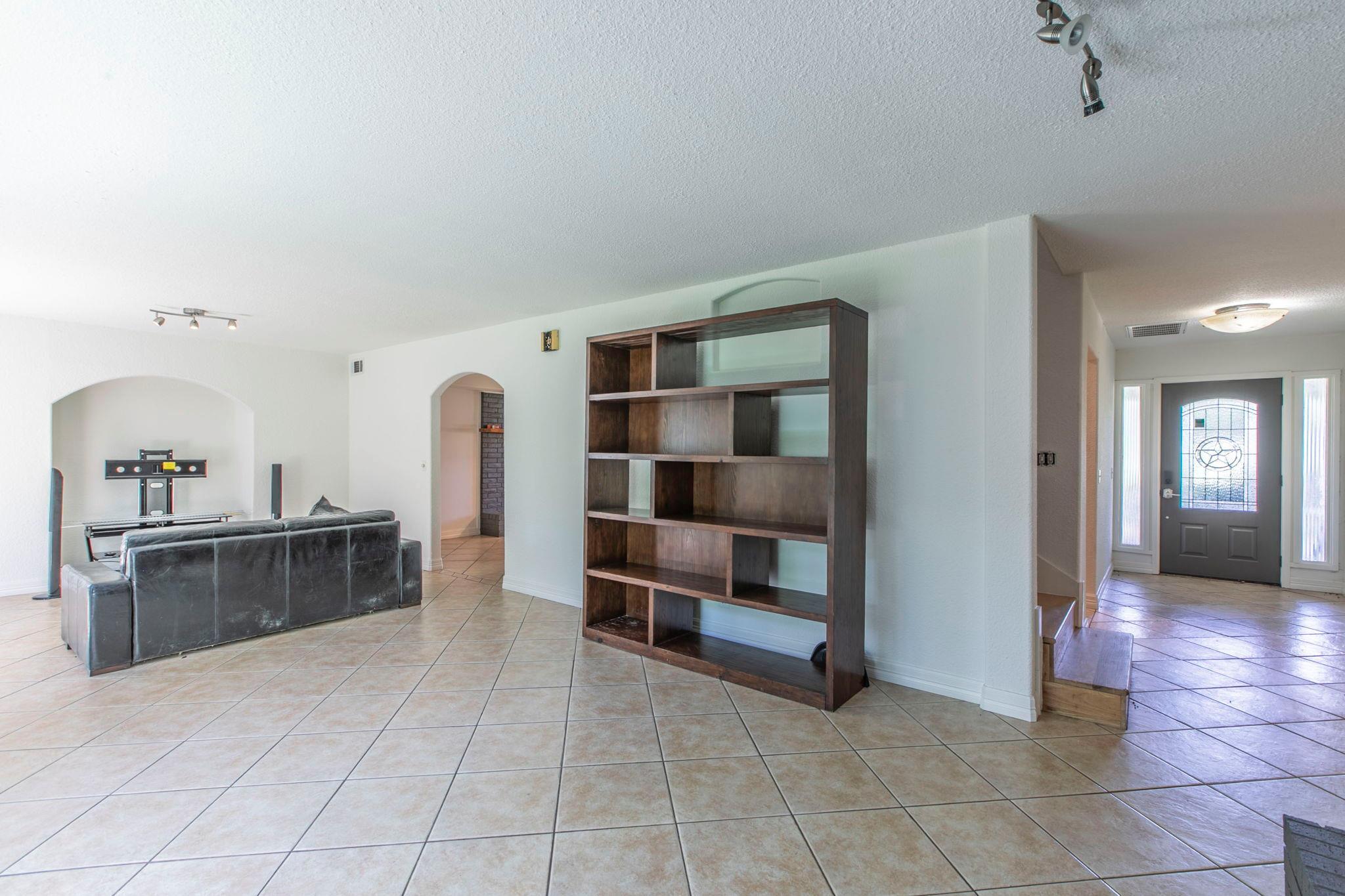 1905 Great Oaks Dr, Round Rock, TX 78681