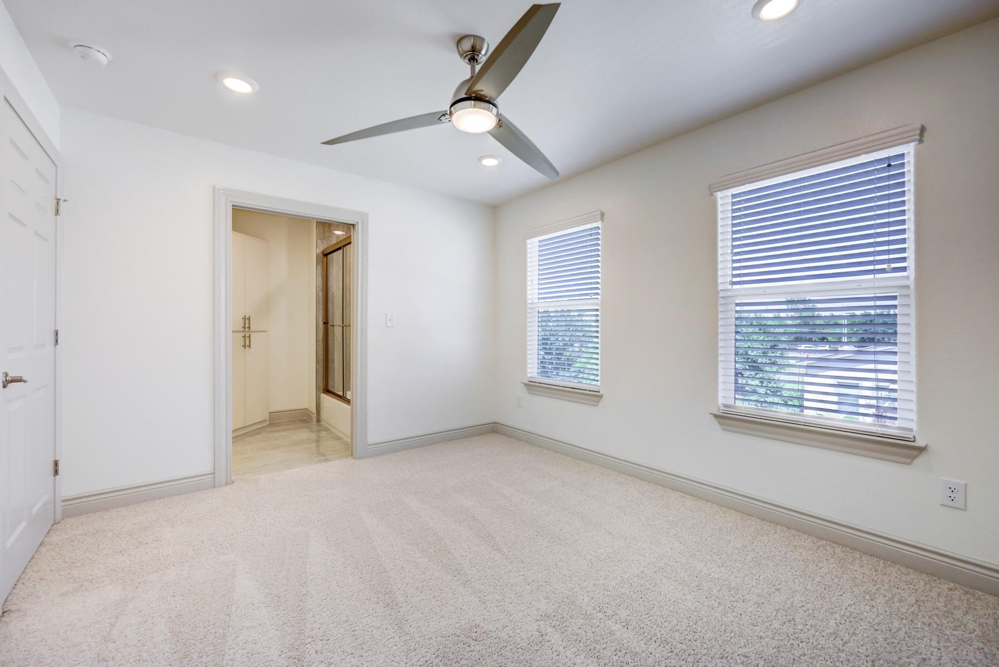 2105 Tiger Trl # 302, Round Rock, TX 78664