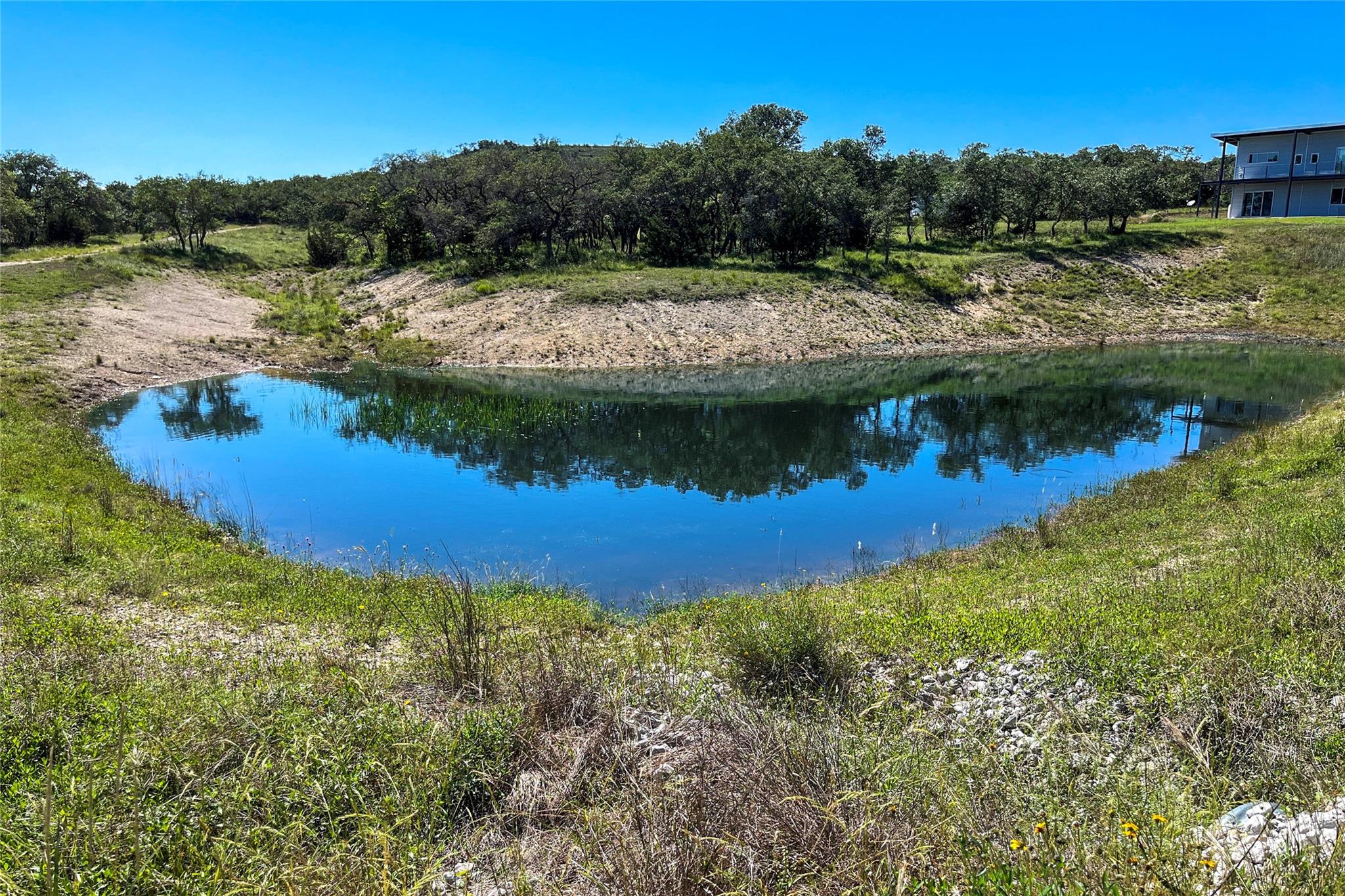 370 Gray Wolf, Blanco, TX 78606