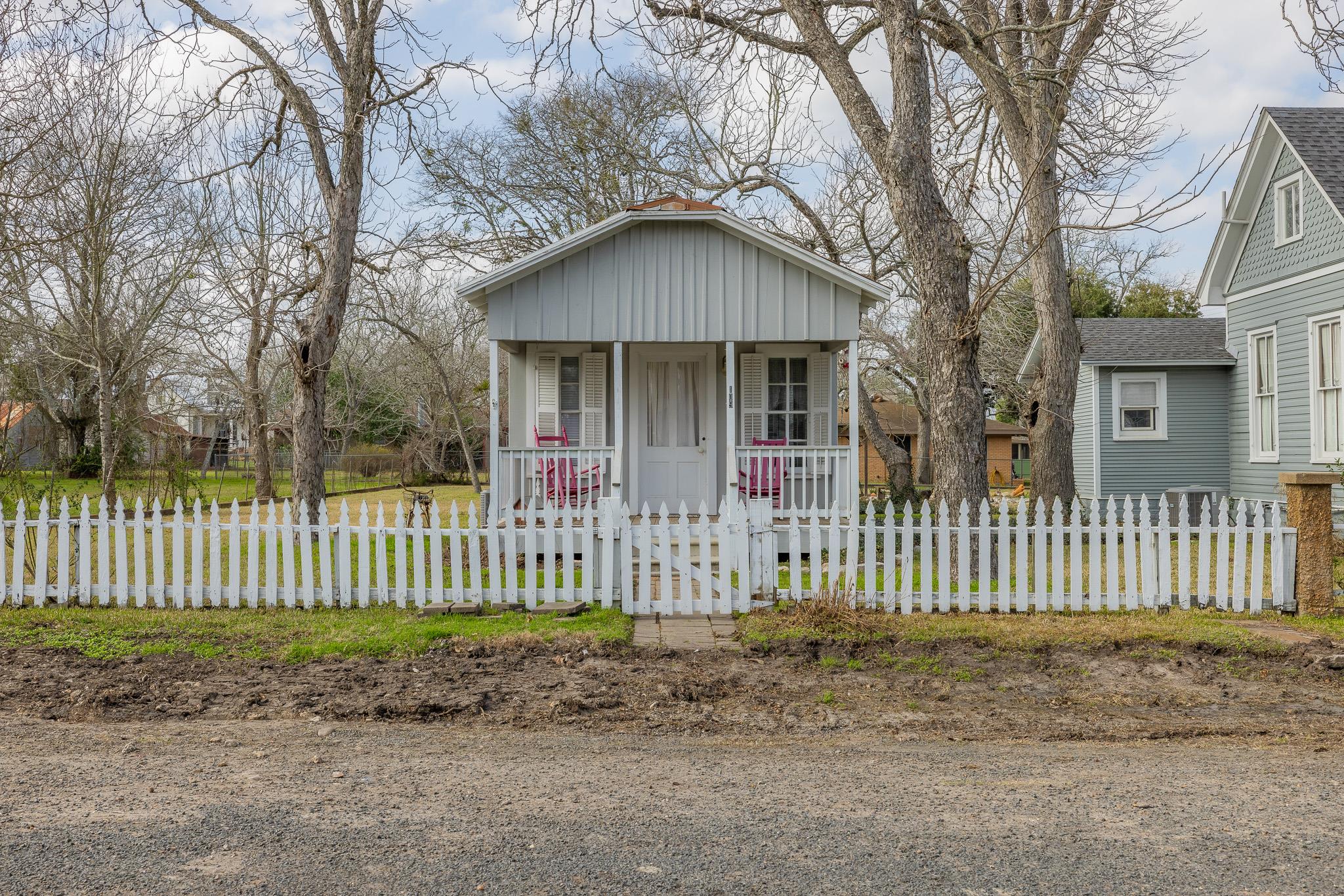 109 E Fayette St, Fayetteville, TX 78940