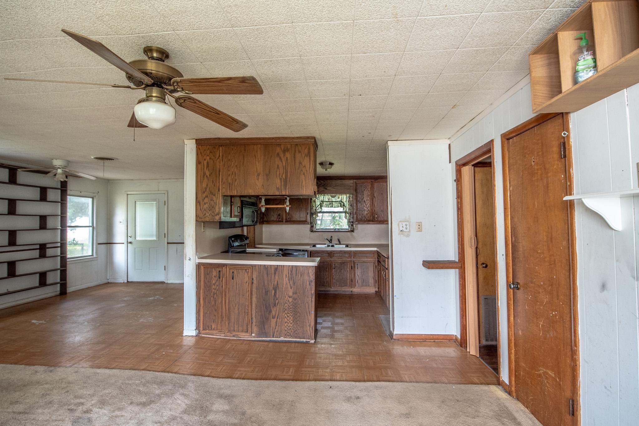 530 Sierra Dr, Rockdale, TX 76576