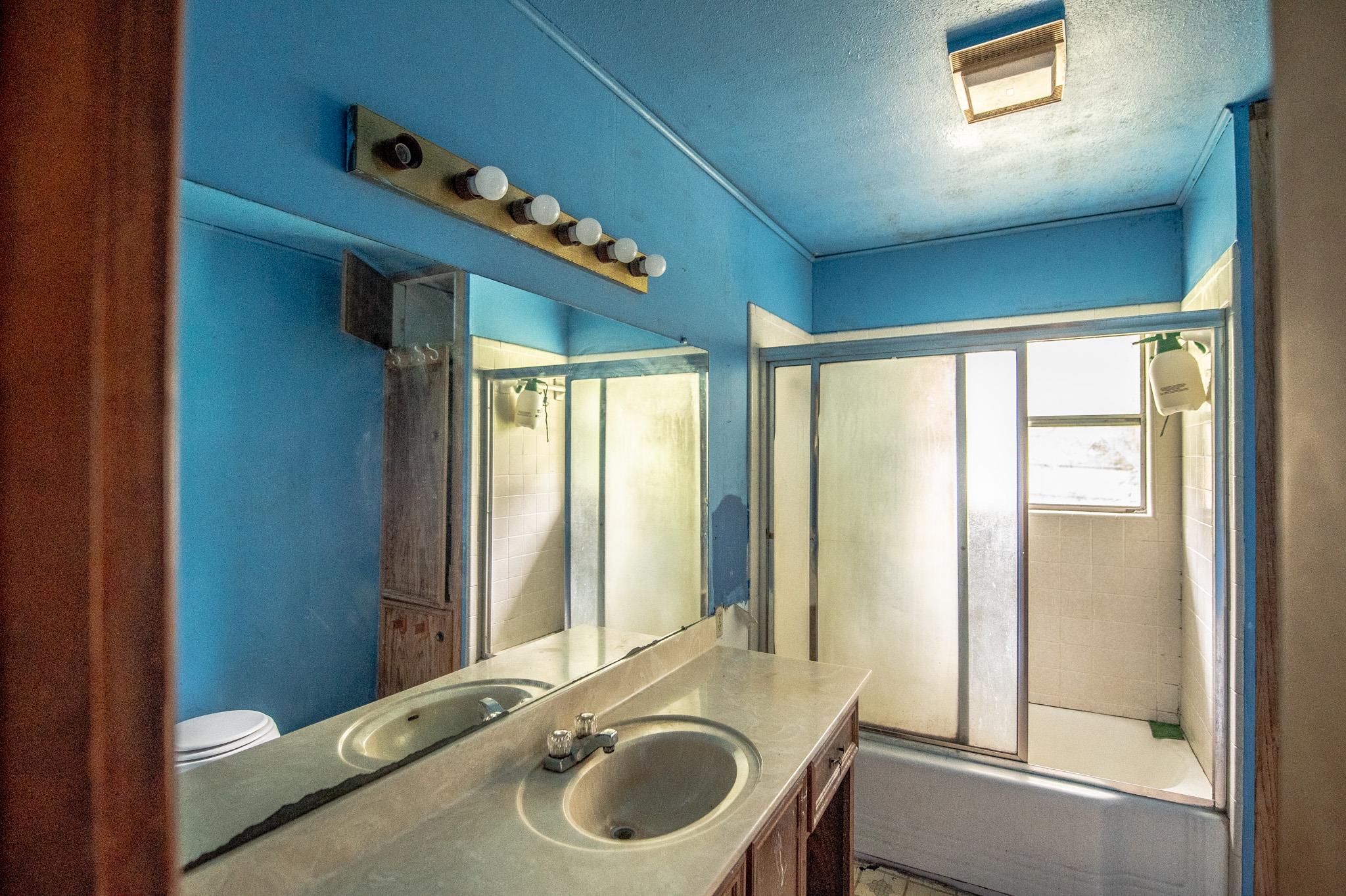 530 Sierra Dr, Rockdale, TX 76576