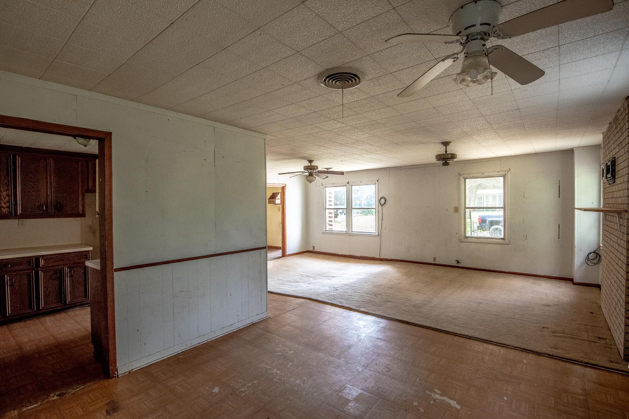 530 Sierra Dr, Rockdale, TX 76576