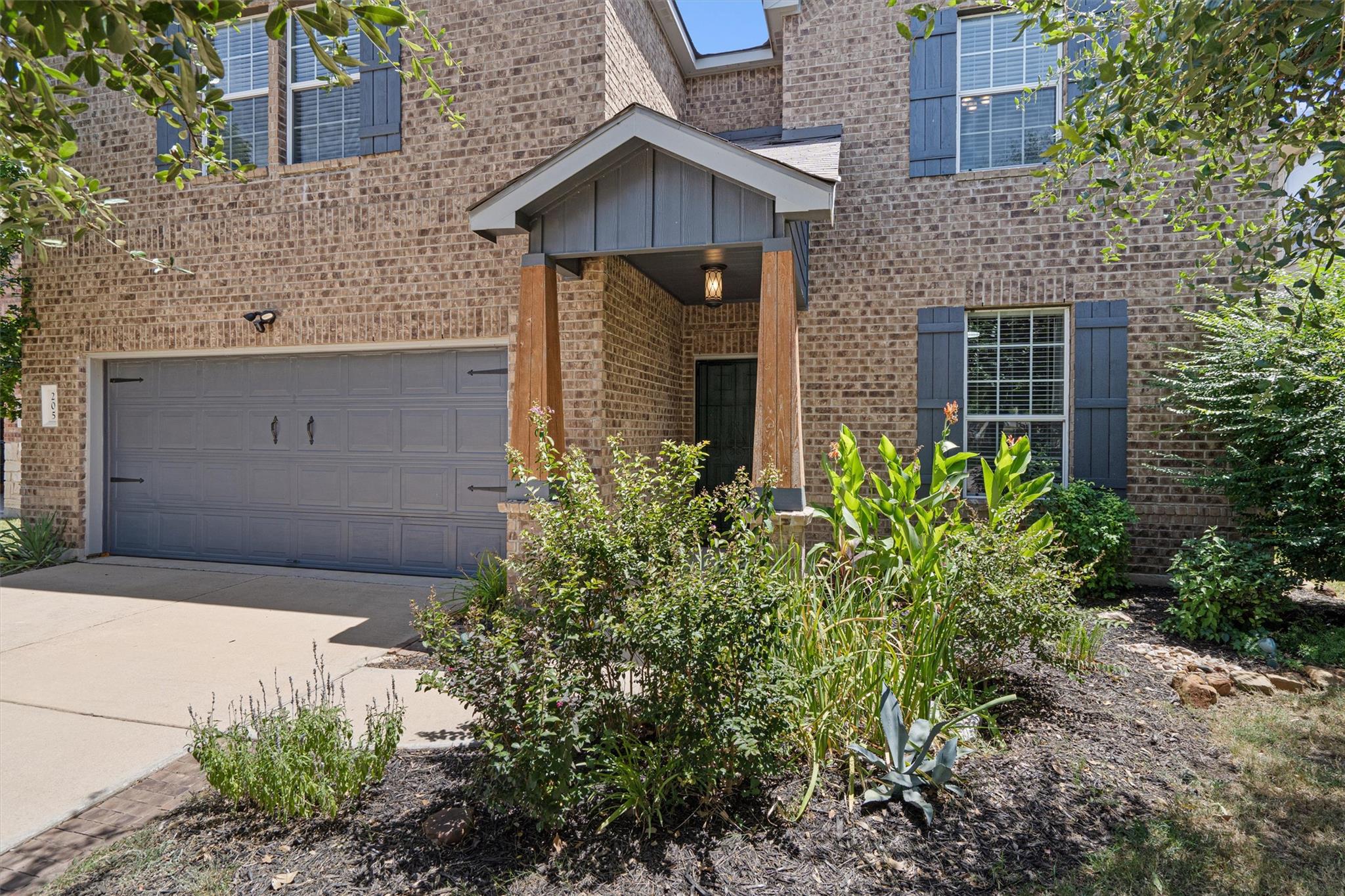 205 Talon Grasp Trl, Leander, TX 78641
