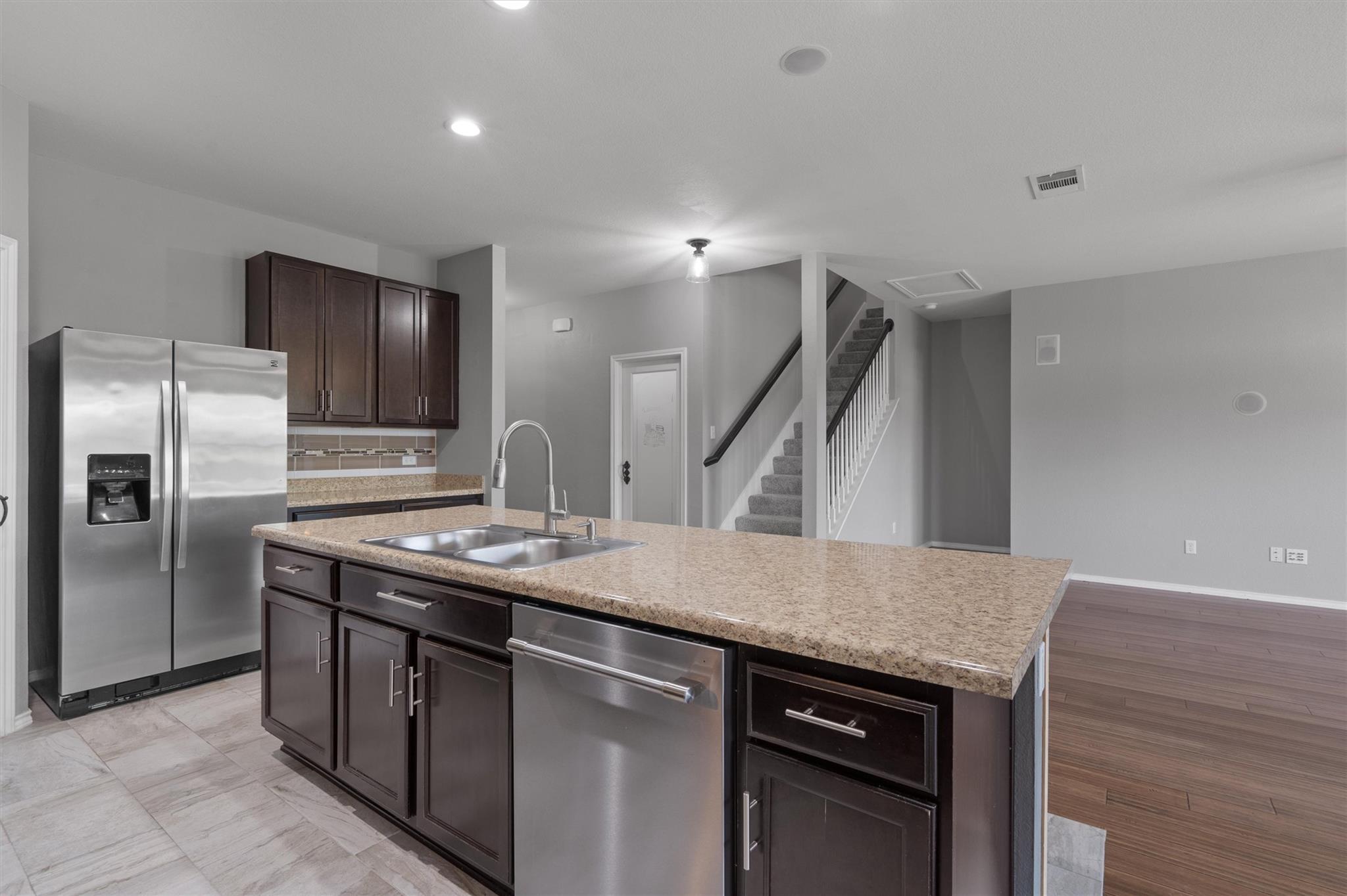 205 Talon Grasp Trl, Leander, TX 78641