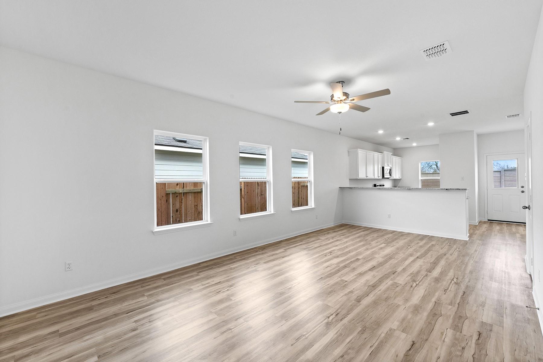 18400 Stellers Sea St, Elgin, TX 78621