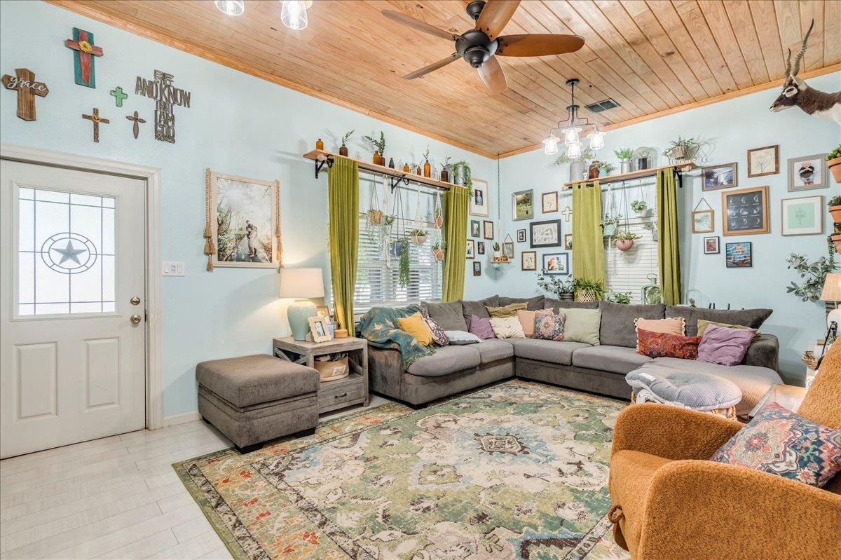 20075 San Marcos Highway, San Marcos, TX 78666
