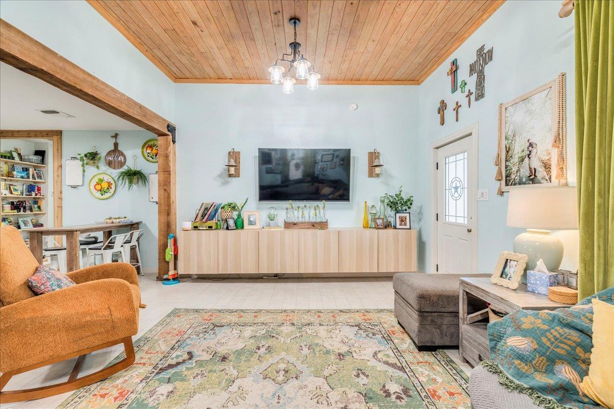 20075 San Marcos Highway, San Marcos, TX 78666