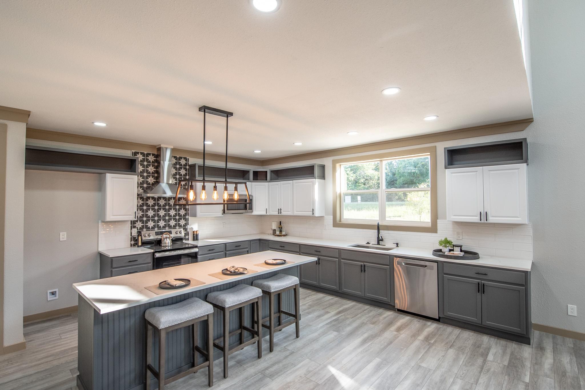 103 Whispering Oaks Dr, Somerville, TX 77879