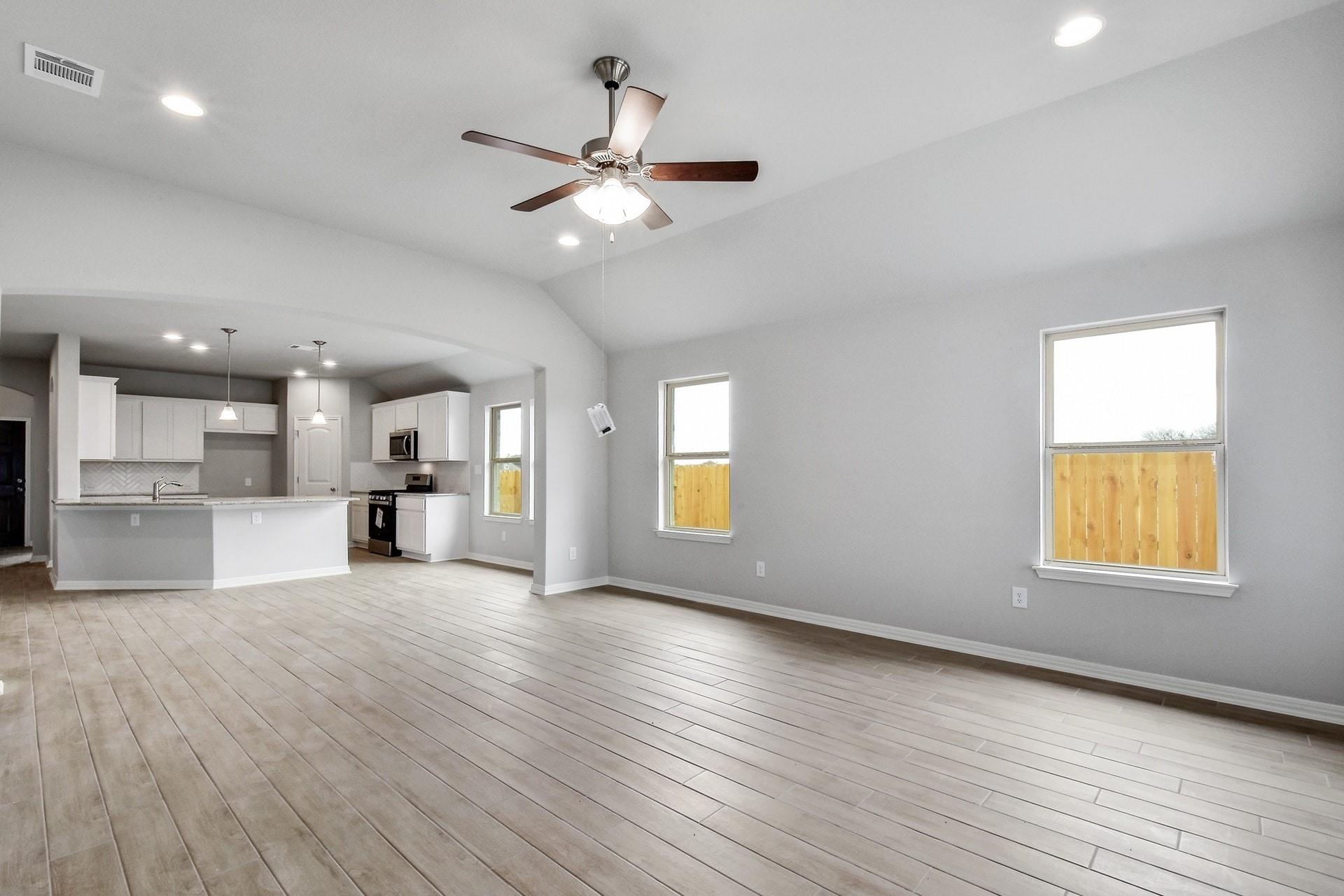105 Kalamon Ct, San Marcos, TX 78666