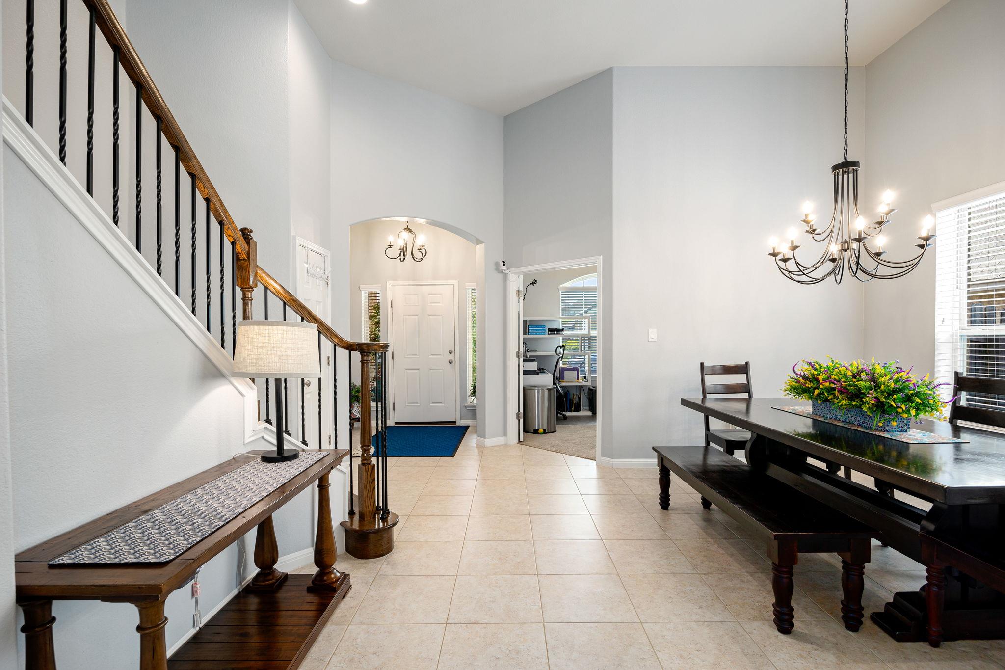 1913 Goldilocks Ln, Austin, TX 78652