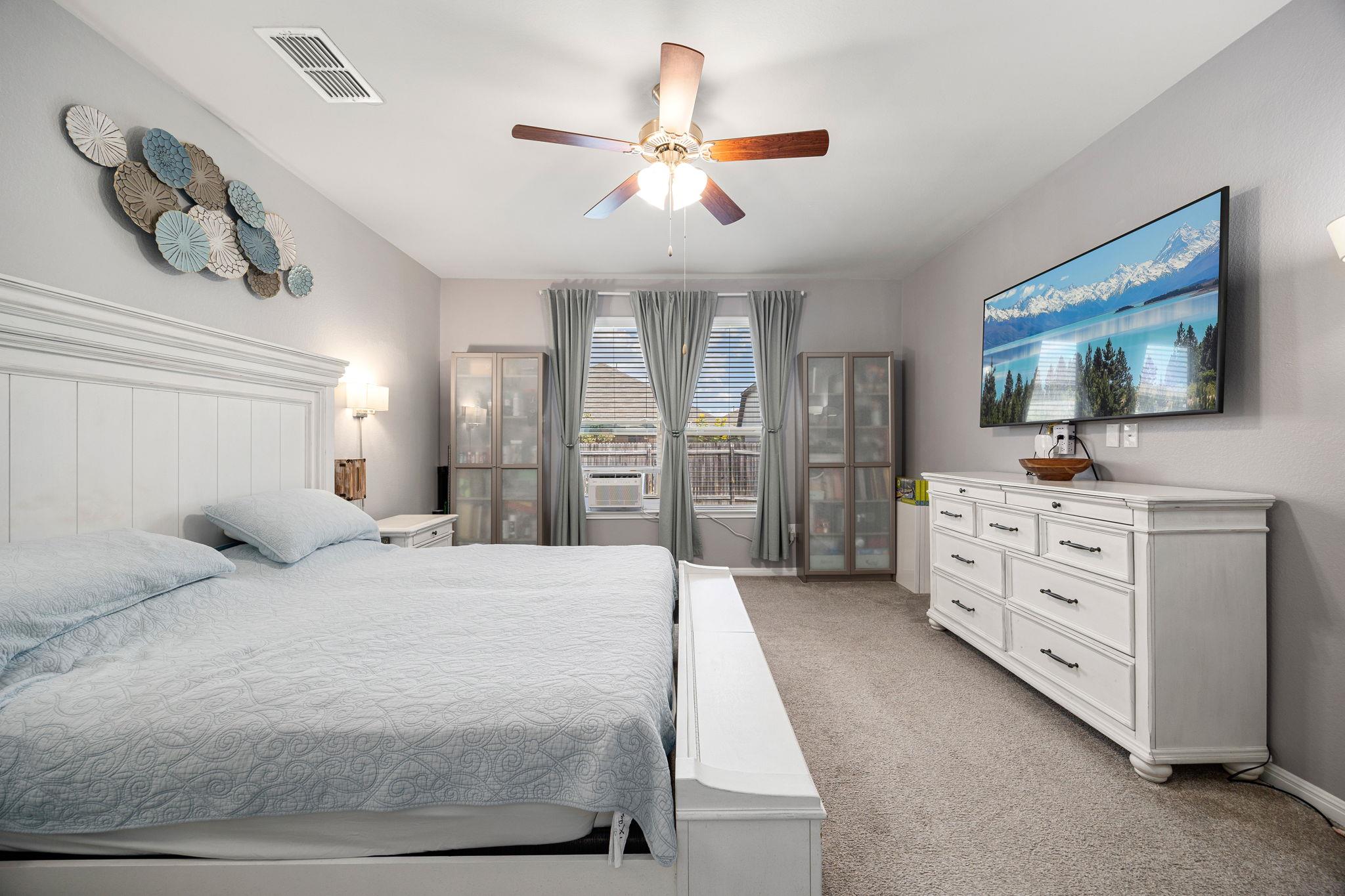 1913 Goldilocks Ln, Austin, TX 78652