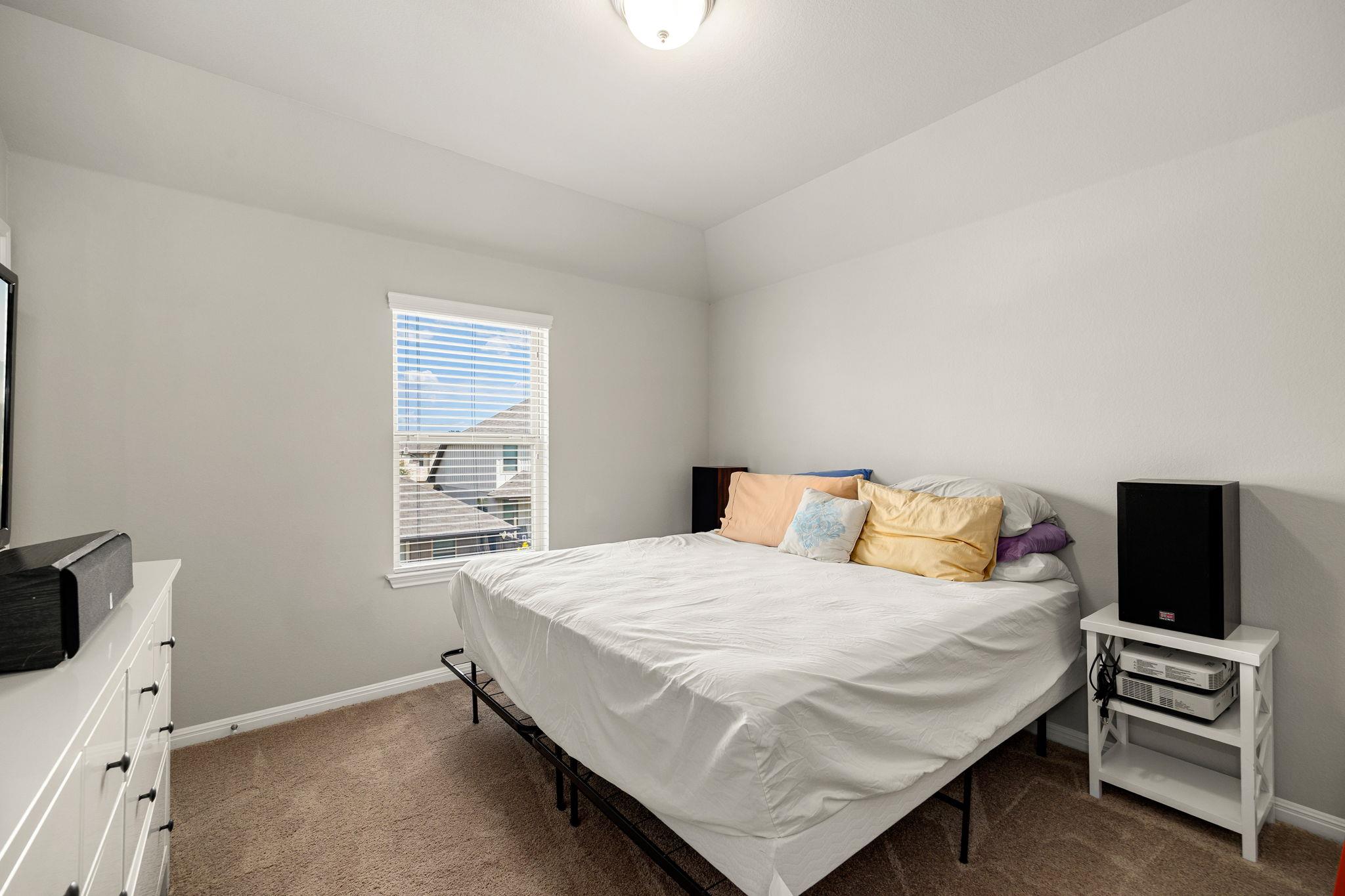 1913 Goldilocks Ln, Austin, TX 78652