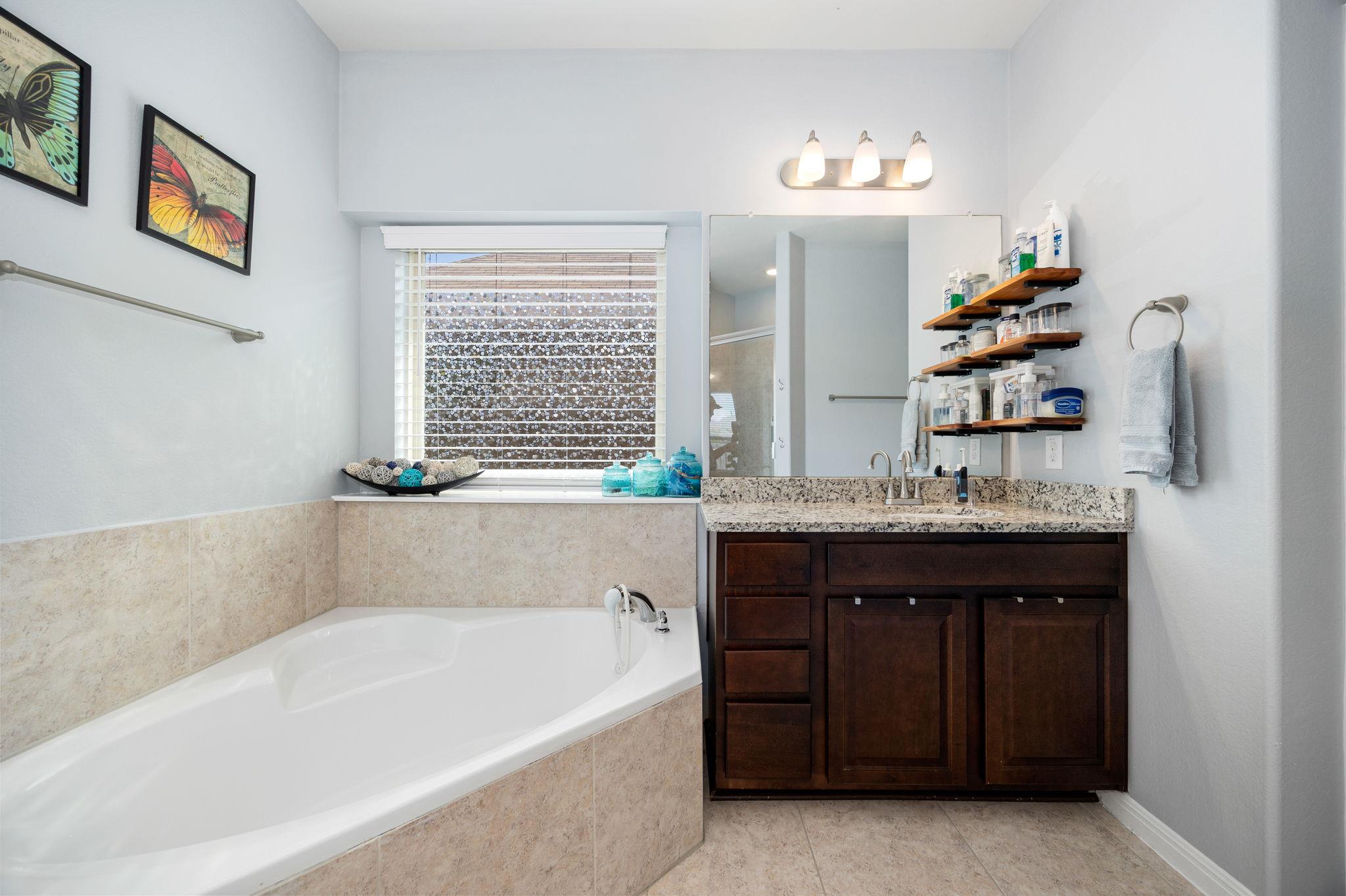 1913 Goldilocks Ln, Austin, TX 78652