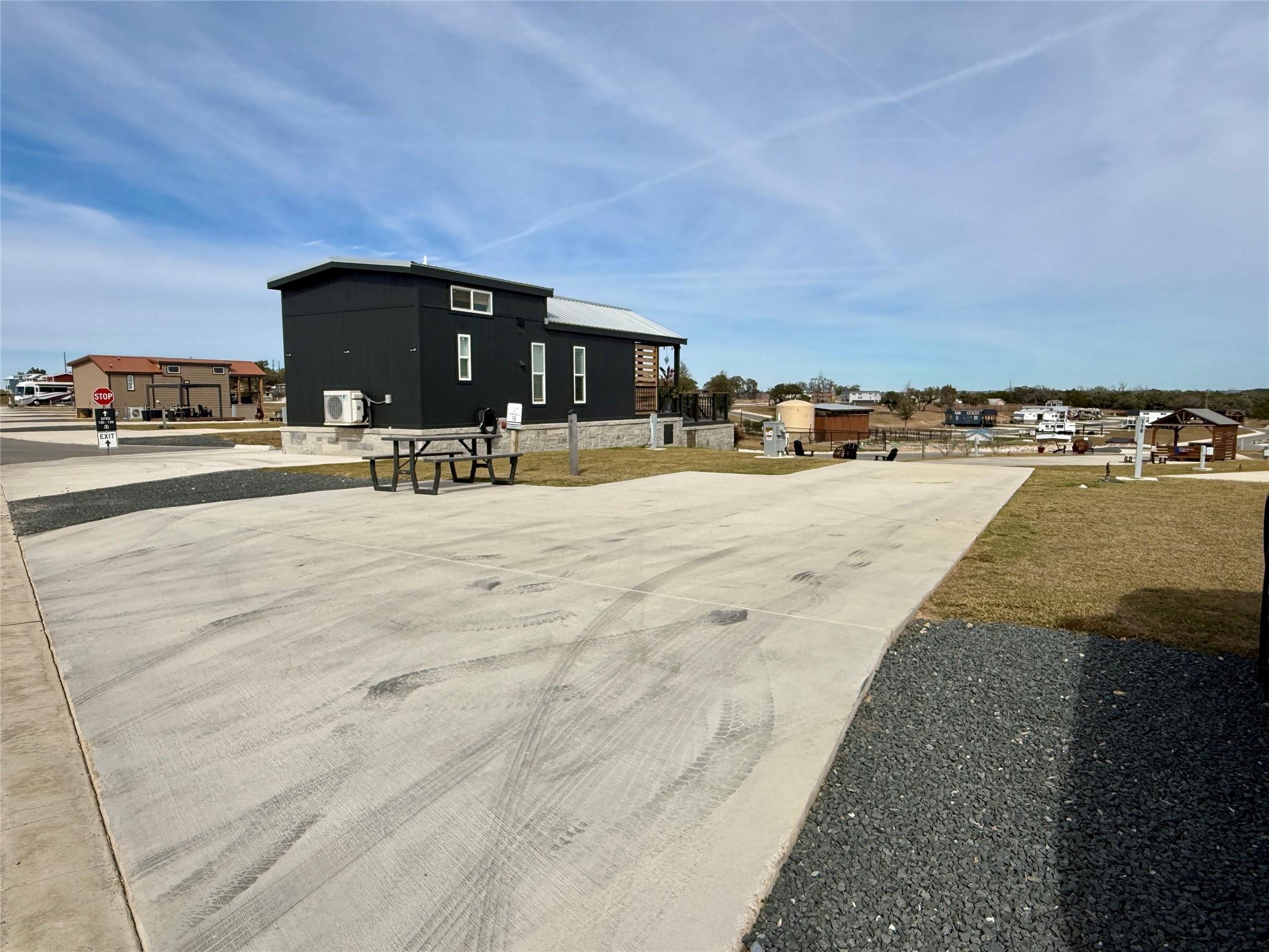 5386 Ranch Road 1376 Rd # 118, Fredericksburg, TX 78624